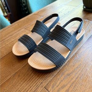 Reef Black and Tan Sandals